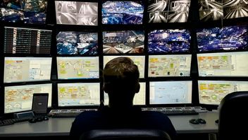Dzwonisz na policję i odbiera AI. Jedno miasto sprawdza, gdzie jest granica automatyzacji