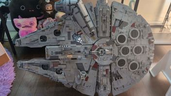 Fan LEGO kupił Sokoła Millennium na Facebooku i odkrył, że brakuje ponad 2000 klocków. LEGO przyznało się do rzadkiej wady fabrycznej i wysłało mu brakujące elementy