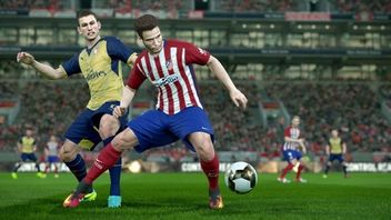 Pro Evolution Soccer 2018 wybiegło na murawy polskich sklepów
