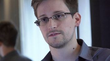 Edward Snowden ostrzega - inwigilacja trwalszym zagrożeniem niż wirus