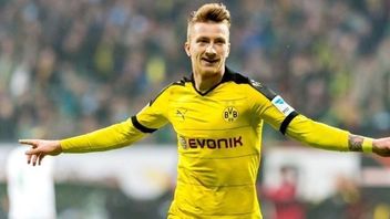 Marco Reus na okładce gry FIFA 17