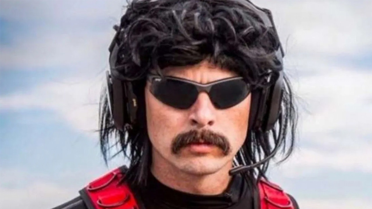 Dr Disrespect zniknął z Twitch przez pieniądze? Fani spekulują.