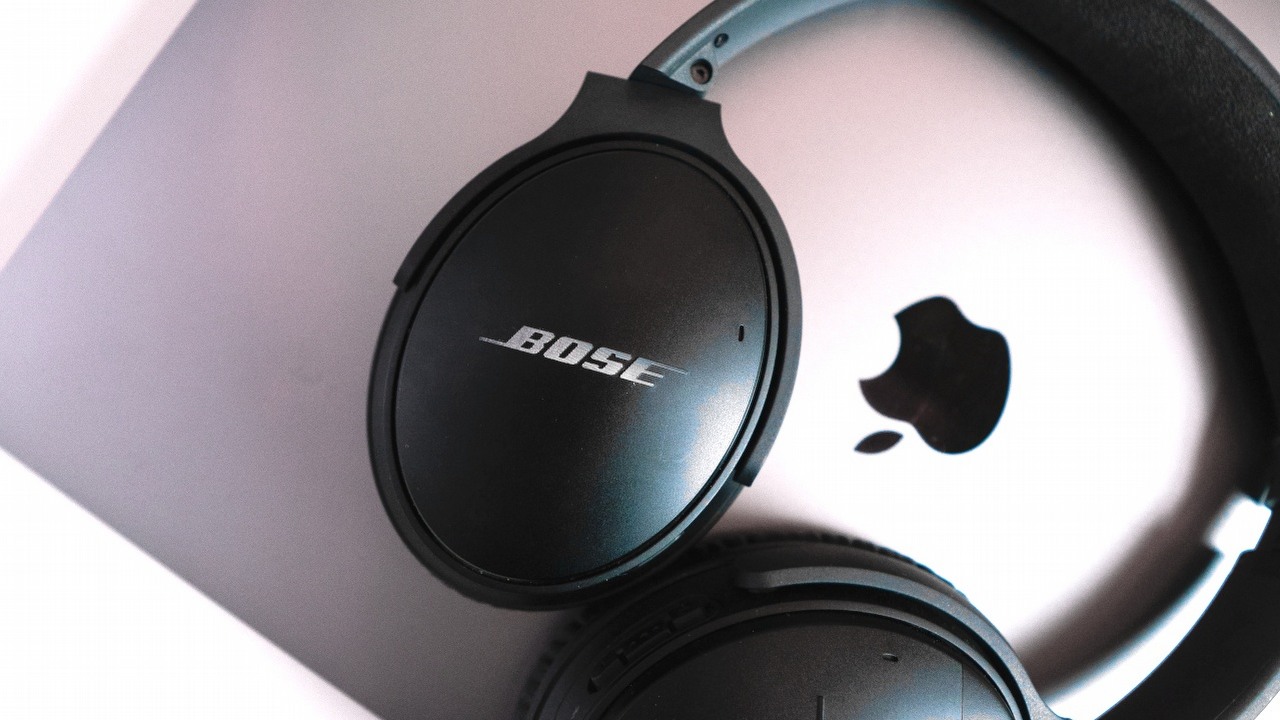 Apple pozbywa się konkurencji dla swoich słuchawek.