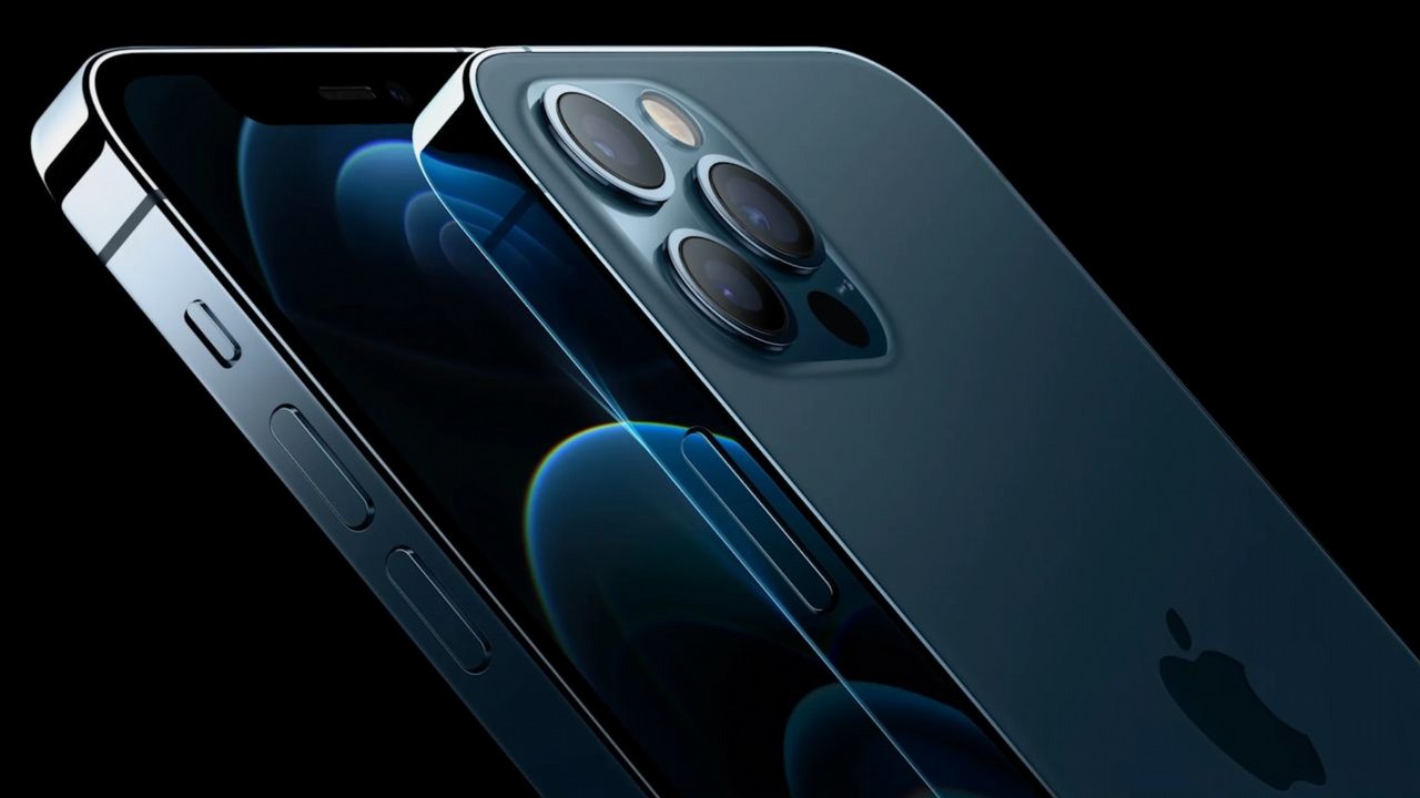 iPhone 12 droższy w Polsce niż w USA. W pudełku zabraknie słuchawek i ładowarki.