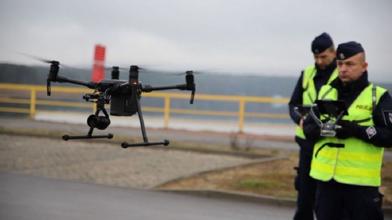 Policja zaczęła walczyć z piratami drogowymi przy pomocy dronów.