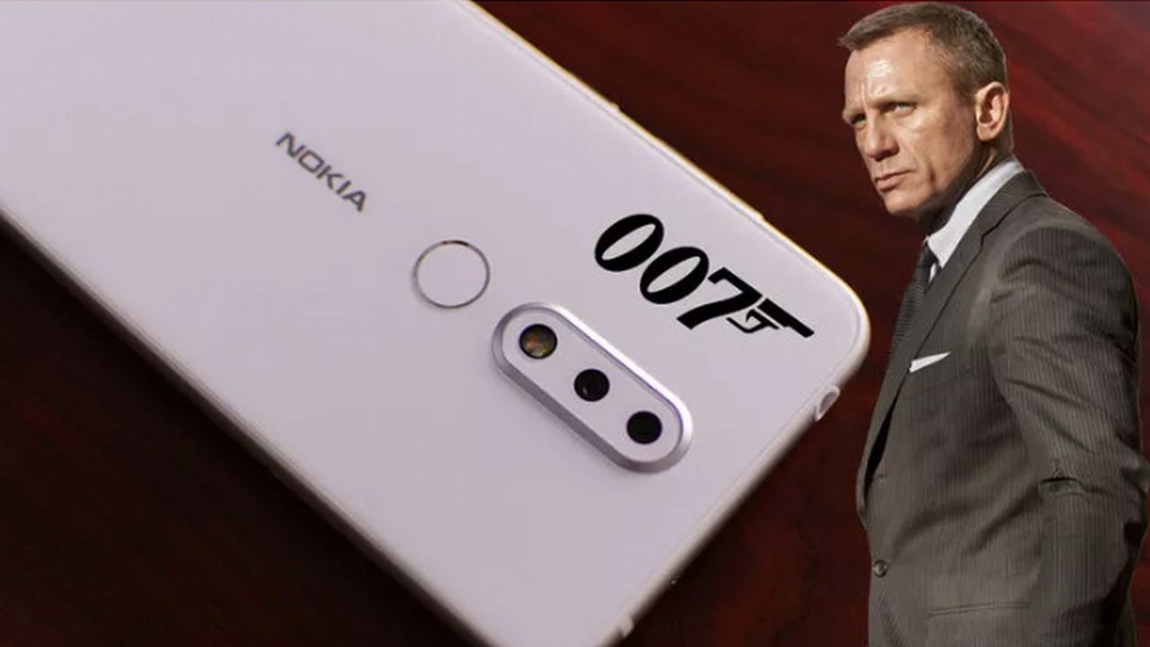 Bond wróci na plan filmowy, bo Nokia chce lokowania produktu.