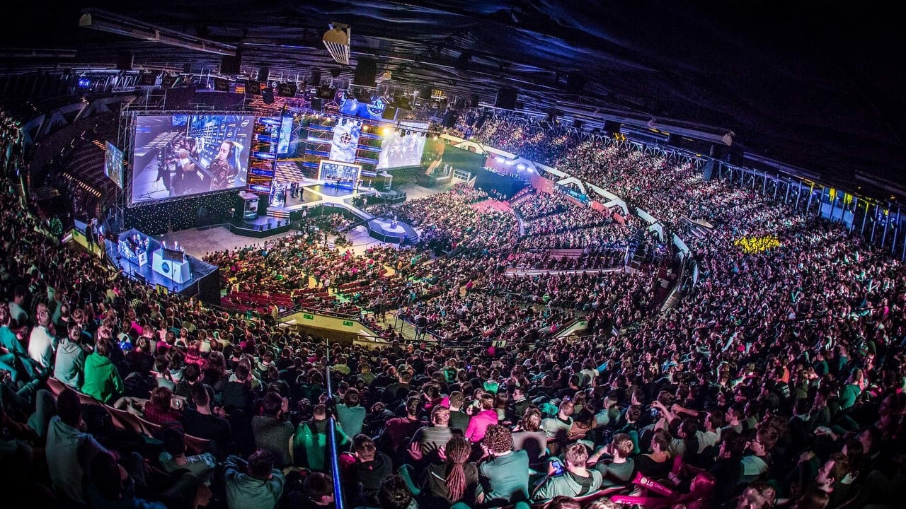 CS:GO - Valve wyciąga konsekwencje wobec stream-snipingu i coach buga.