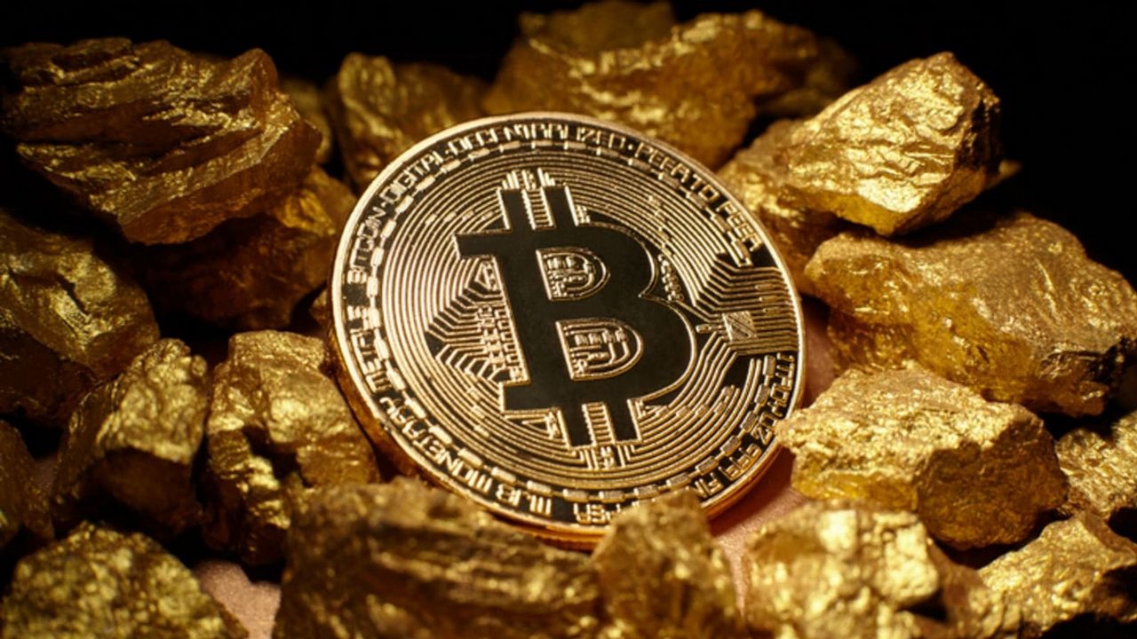 Tesla winduje kurs Bitcoin - prawie 175 tys. złotych za jedną wirtualną monetę.