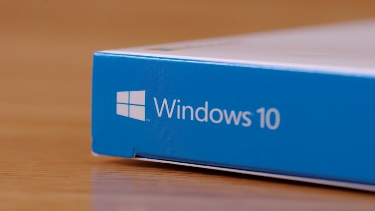 Kupcy tanich kluczy do Windows 10 wzywani przez policję.