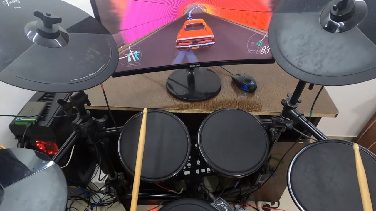 Perkusja jako kontroler do gier, pozwala nawet jeździć w Forza Horizon 4.