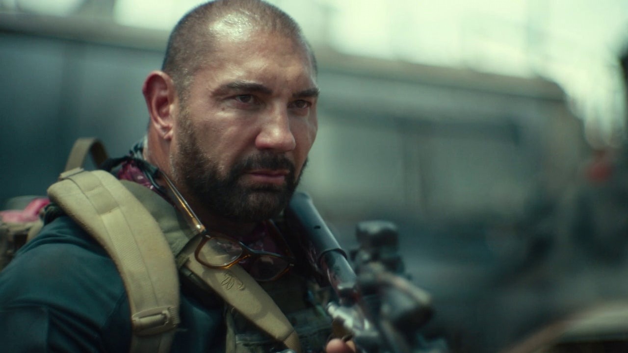 Armia umarłych Netflixa to film o zombie z przesłaniem politycznym, twierdzi gwiazdor dzieła.