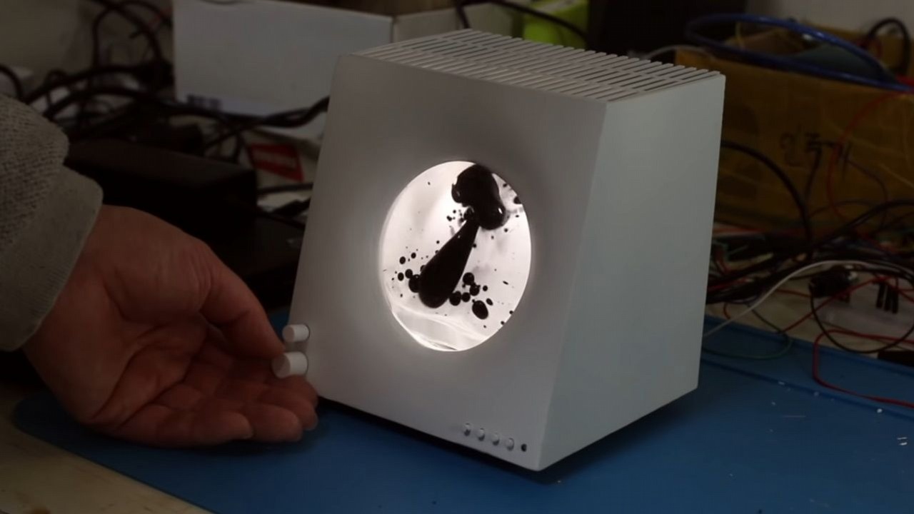 Zobacz, jak ciecz od NASA tańczy w rytm muzyki w niezwykłym głośniku.