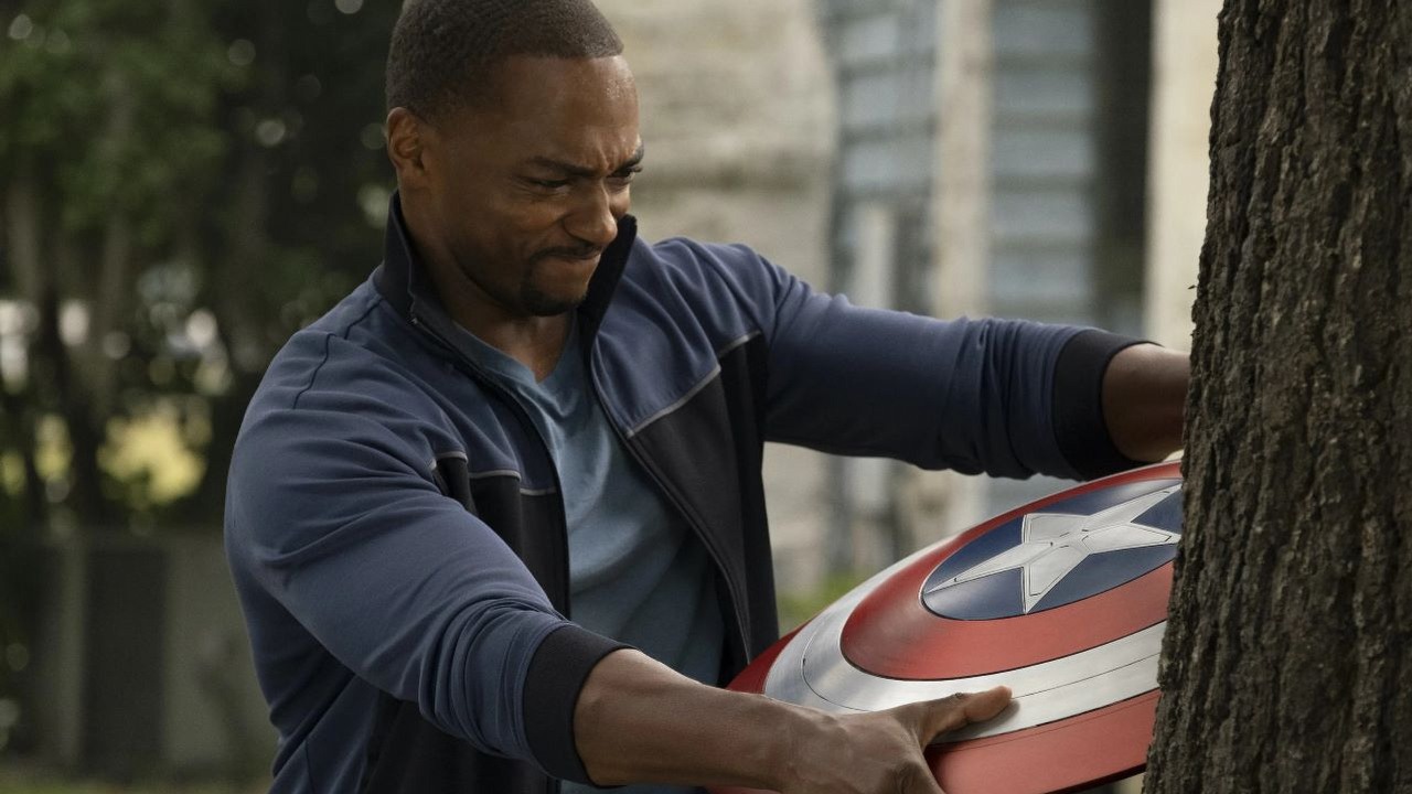 Sam Wilson przejmuje Twittera Kapitana Ameryki po finale Falcon & Winter Soldier.