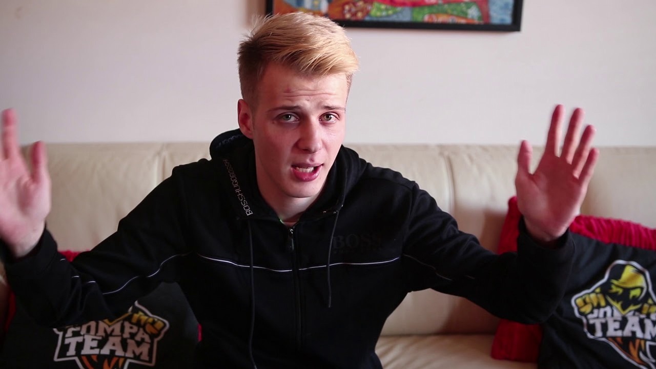 Polski youtuber wykluczony z LoL-a za zachowanie w social mediach.