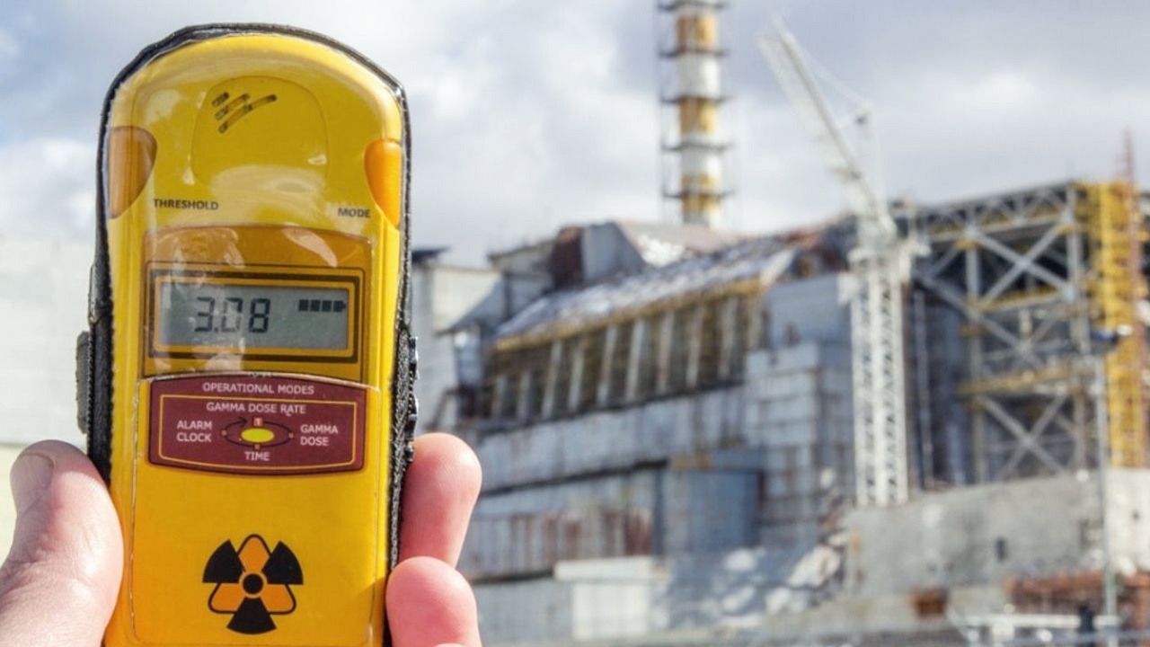 Czarnobyl wzbudza niepokój; nasiliły się reakcje jądrowe.