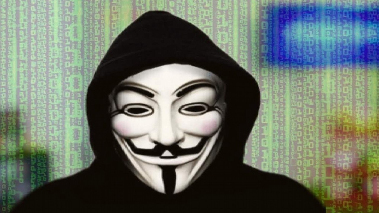 Elon Musk pod ostrzałem rzekomego hakera Anonymous.