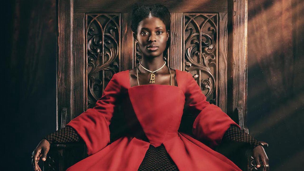 Internauci zaniżają oceny serialu Anna Boleyn ze względu na kolor skóry aktorki. IMDb interweniuje.