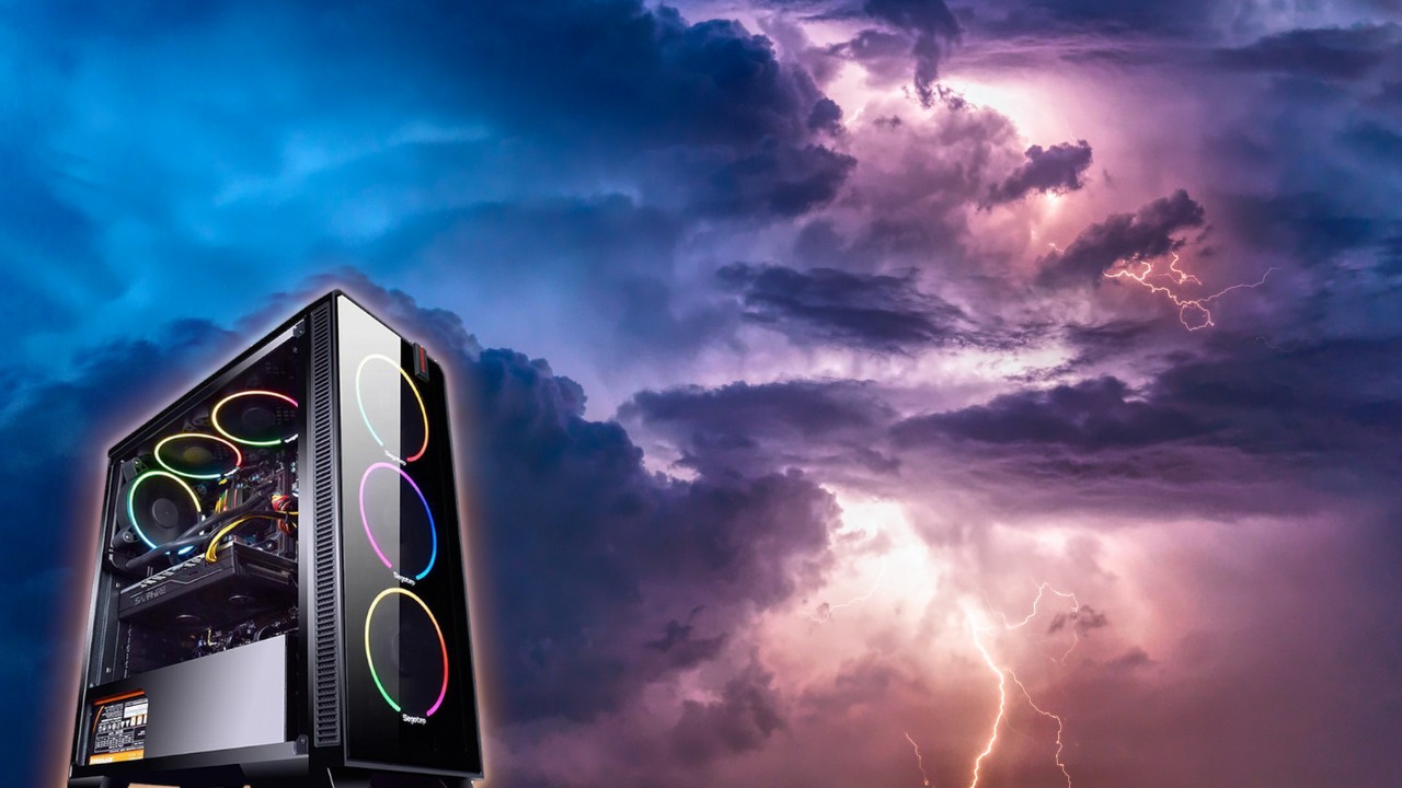 Czy trzeba wyłączać komputer podczas burzy? Przypominamy o bezpieczeństwie.