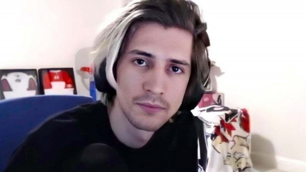 Najazdy policji i obawy o życie - streamer wyjaśnia, czemu chciał opuścić kraj.