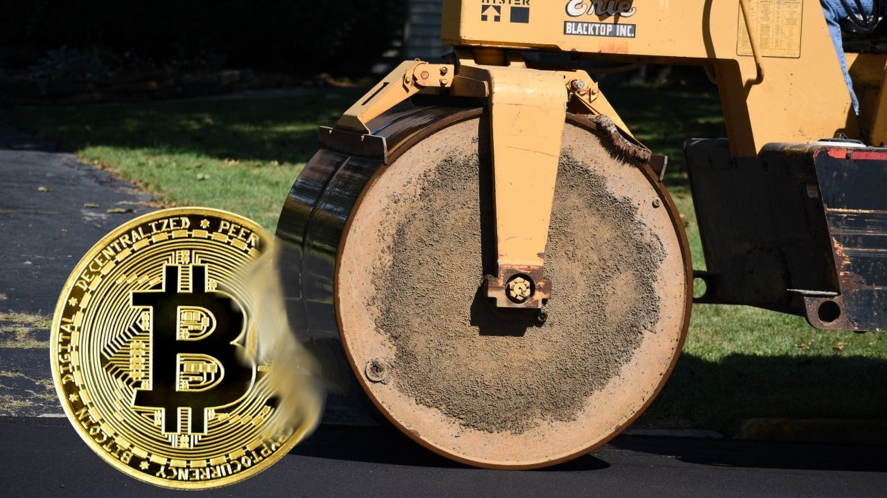 Walec rozjechał koparki bitcoina. Tak wygląda niszczenie sprzętu wartego 5 milionów złotych.
