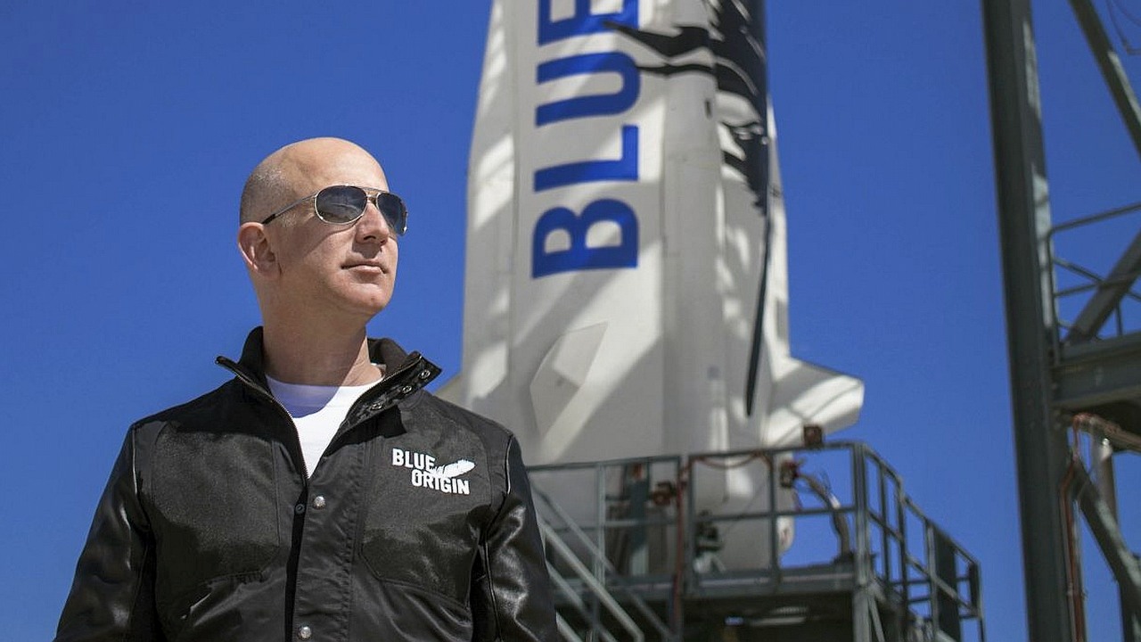 Jeff Bezos leci w kosmos, oglądaj z nami start statku kosmicznego New Shepard.