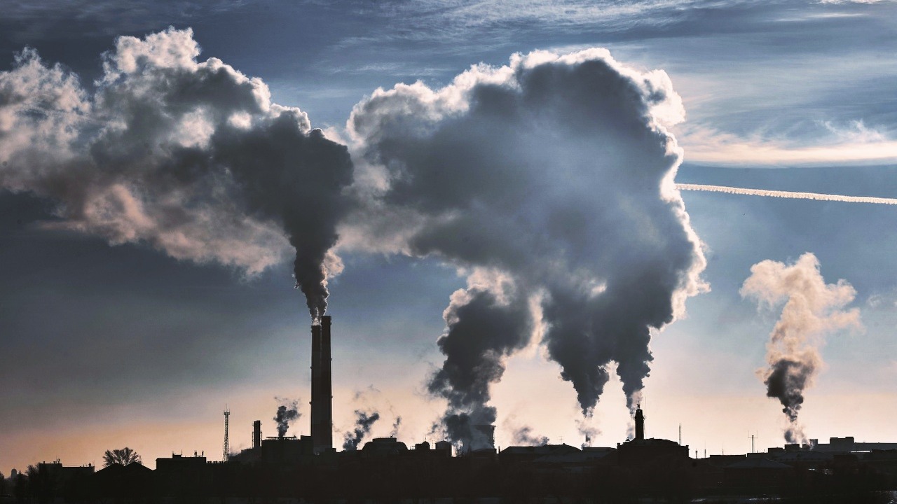 Zaledwie 5% elektrowni generuje 73% zanieczyszczeń, Bełchatów na wysokim miejscu.