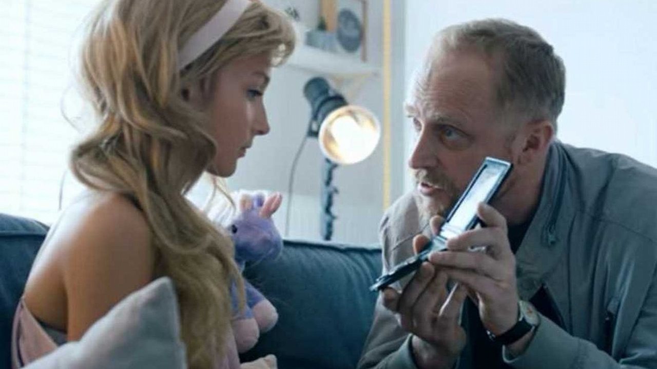 Zobacz nowy zwiastun Small world Patryka Vegi.