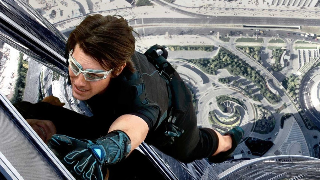 Tom Cruise zaszalał na planie Mission: Impossible 7. Ekipa zrzuciła z klifu pociąg.