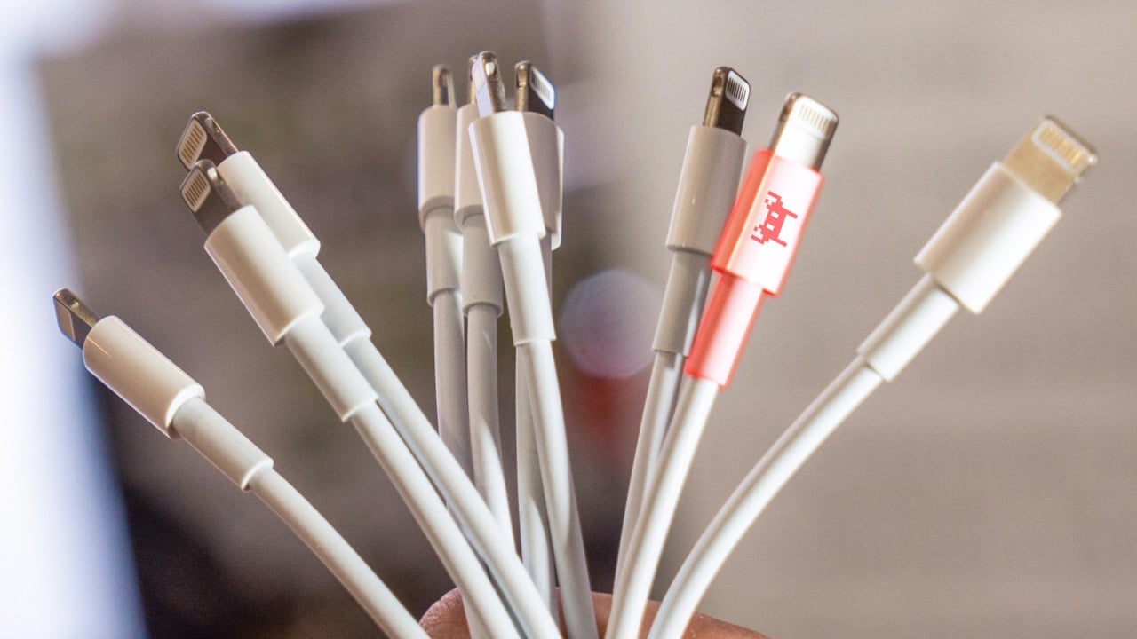 Kablujący kabel - wygląda jak zwykły przewód Lightning, lecz szpieguje.