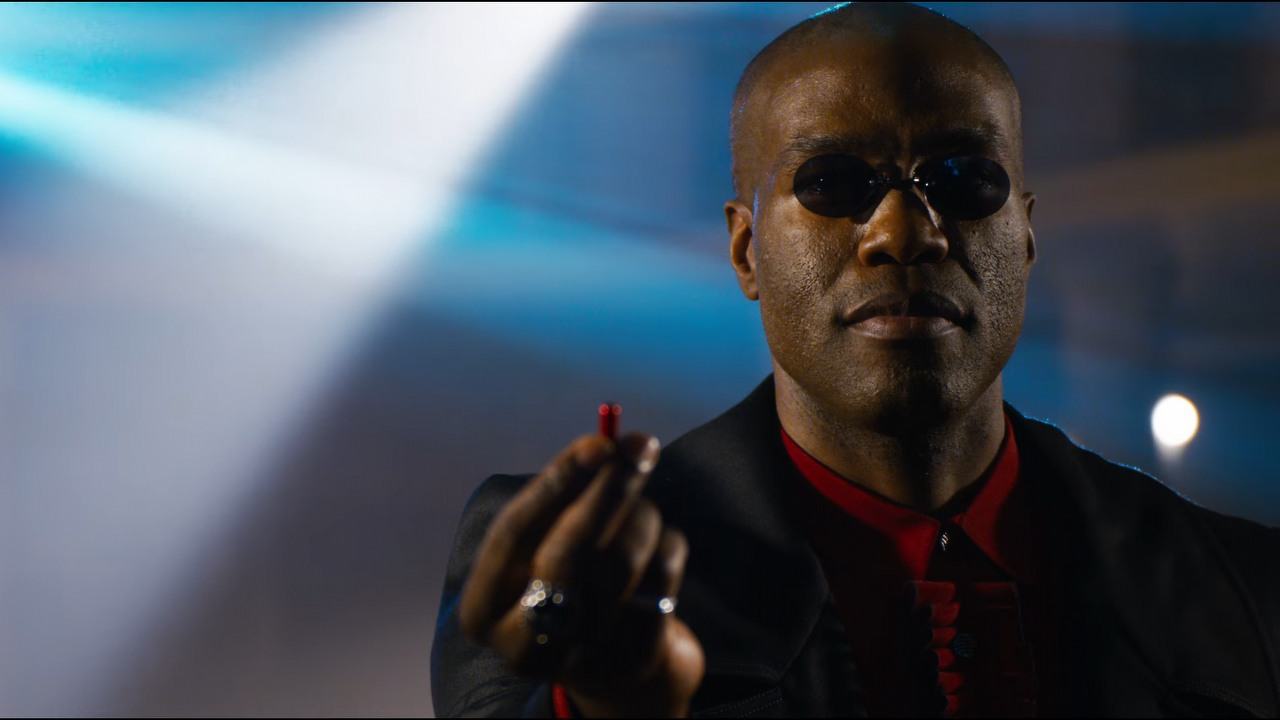 W Matrix Resurrections jednak jest Morfeusz? Fani już się gubią.