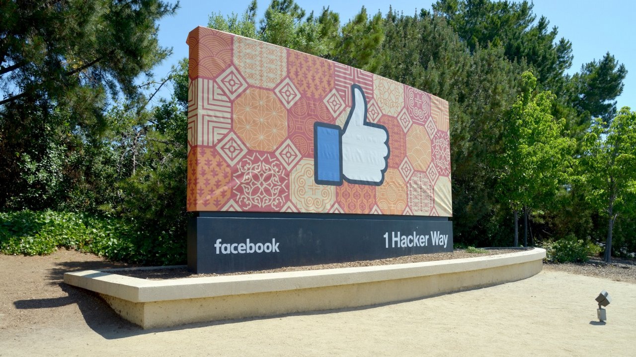 Facebook pozwala VIP-om na znacznie więcej.