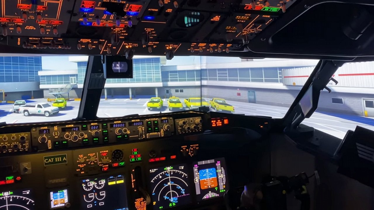 Ma trzy RTX-y 3090 i kabinę Boeinga, po co? Aby „latać” w grze.