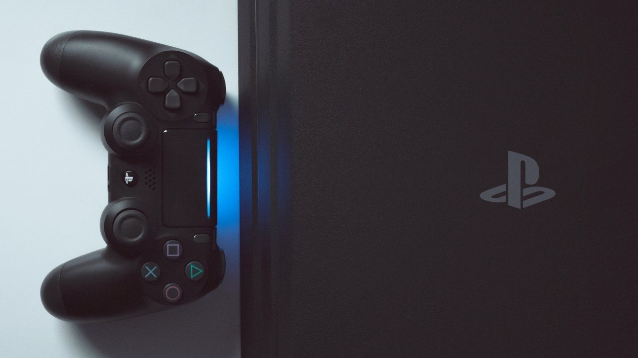 PS4 z wyczerpaną baterią CMOS pozwala już uruchomić gry.