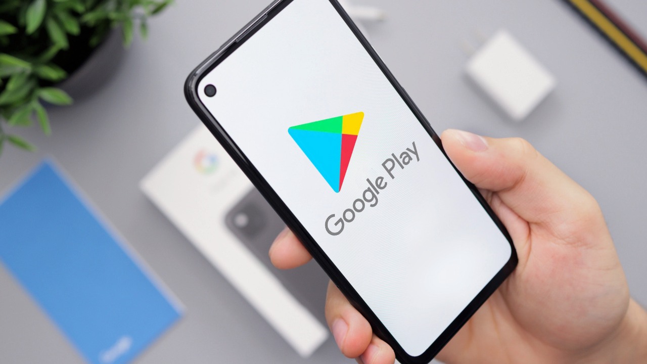 Będzie taniej? Google obniża o połowę prowizję od subskrypcji.