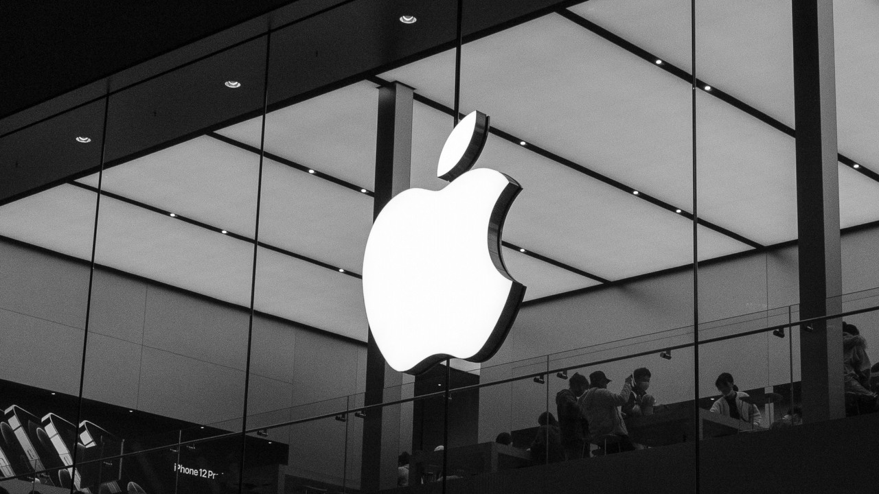 Apple vs Xiaomi na rynku smartfonów: tym razem zwyciężyli Amerykanie.