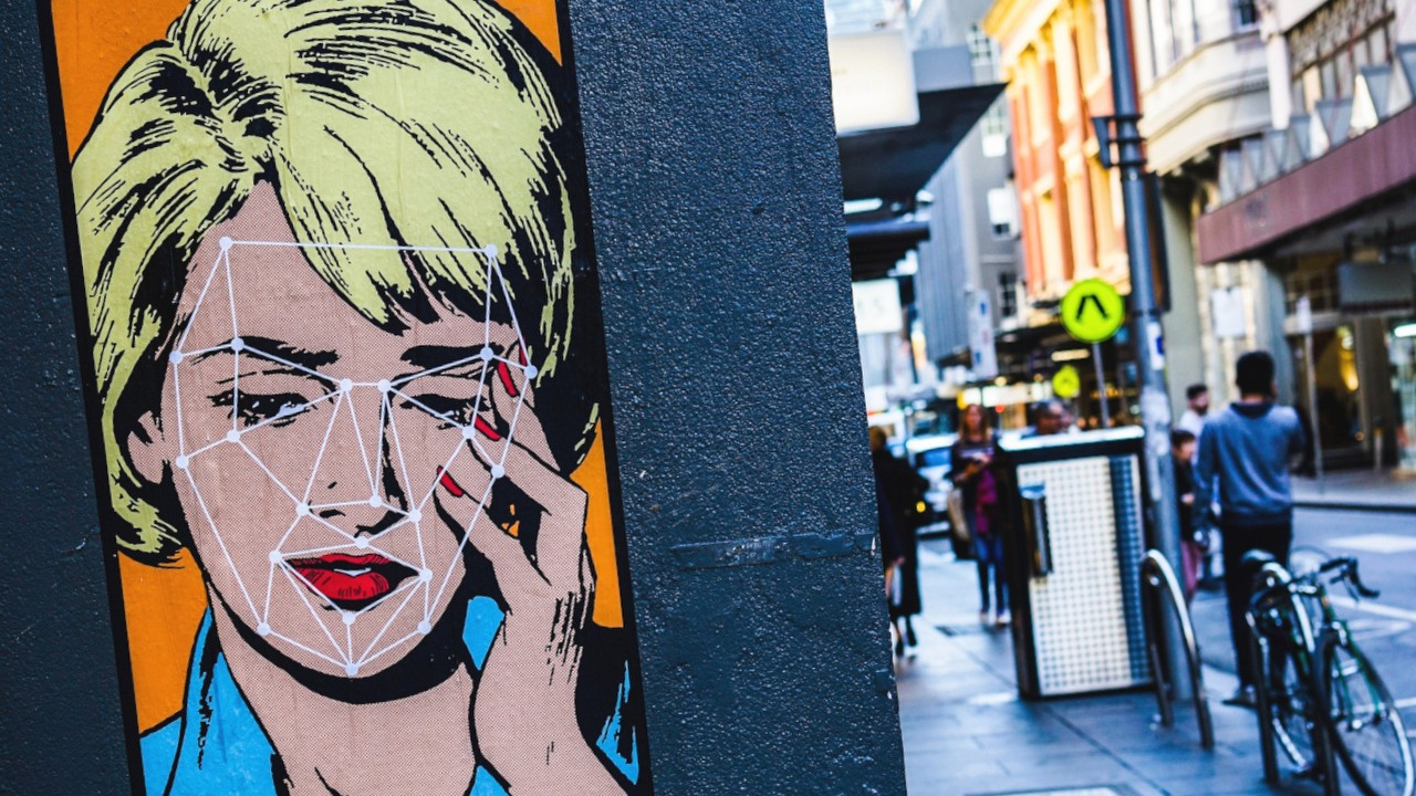 Facebook kończy z automatycznym rozpoznawaniem twarzy na zdjęciach.