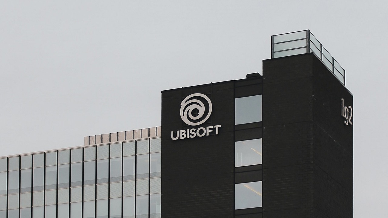 Ubisoft daje podwyżki doświadczonym pracownikom w obawie przed ich odejściem.