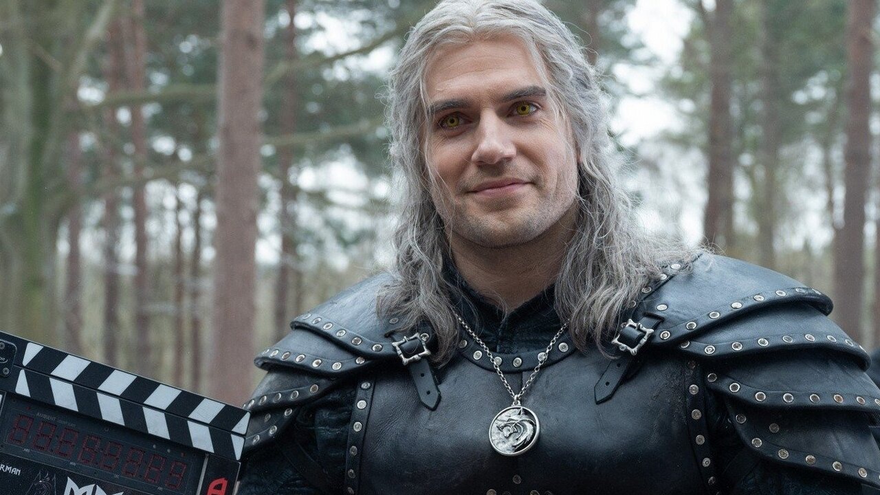 Henry Cavill pomagał przy projekcie stroju wiedźmina.