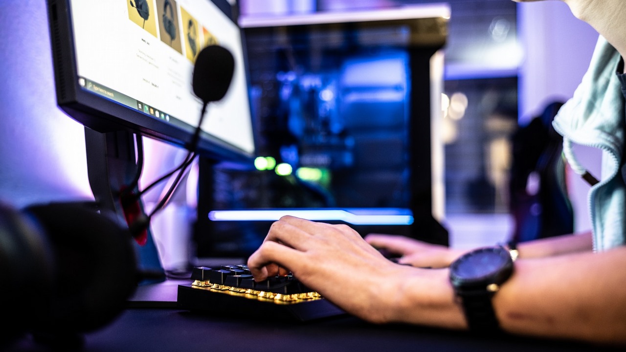 PC królem wśród platform do grania w 2021 roku.