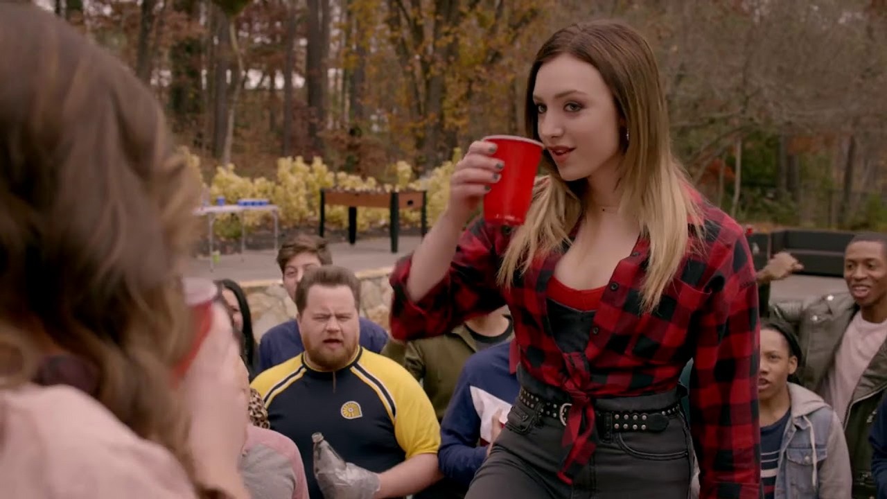 Aktorka wyjaśnia zachowanie Tory z końcówki 4. sezonu Cobra Kai.