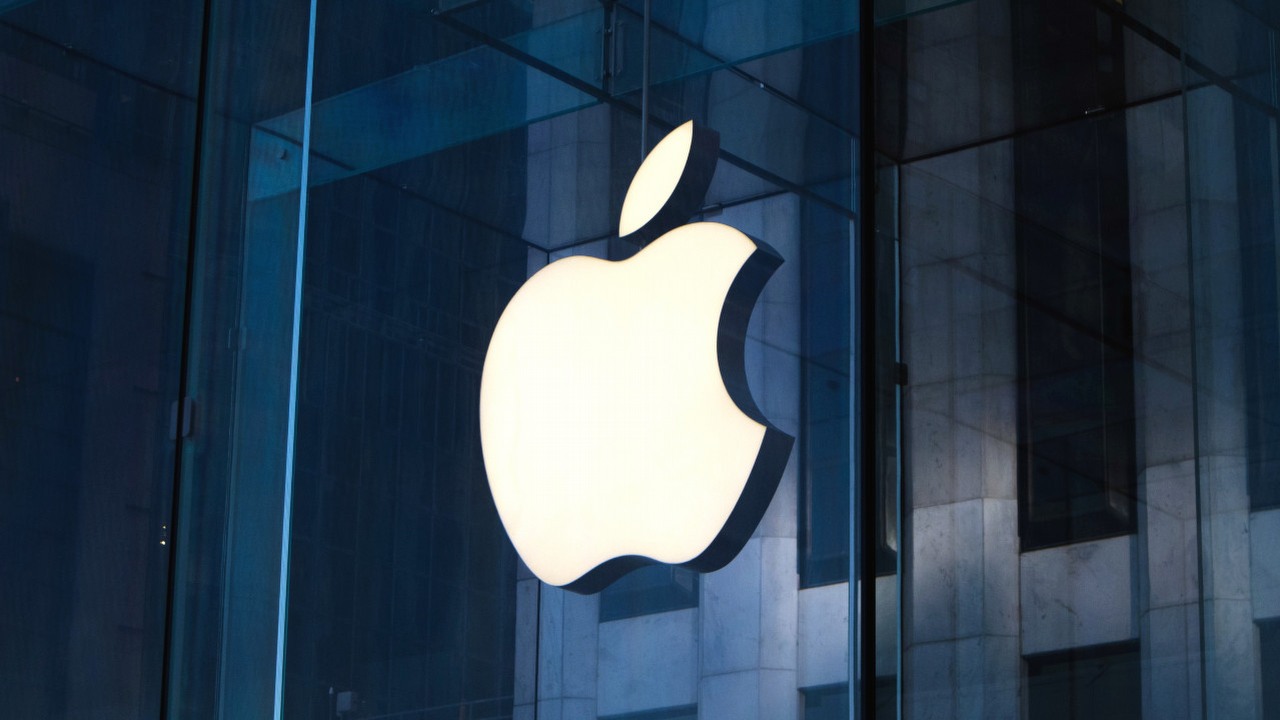 Apple zatrudnia inżynierów Microsoftu. Plotki o nowej konsoli.