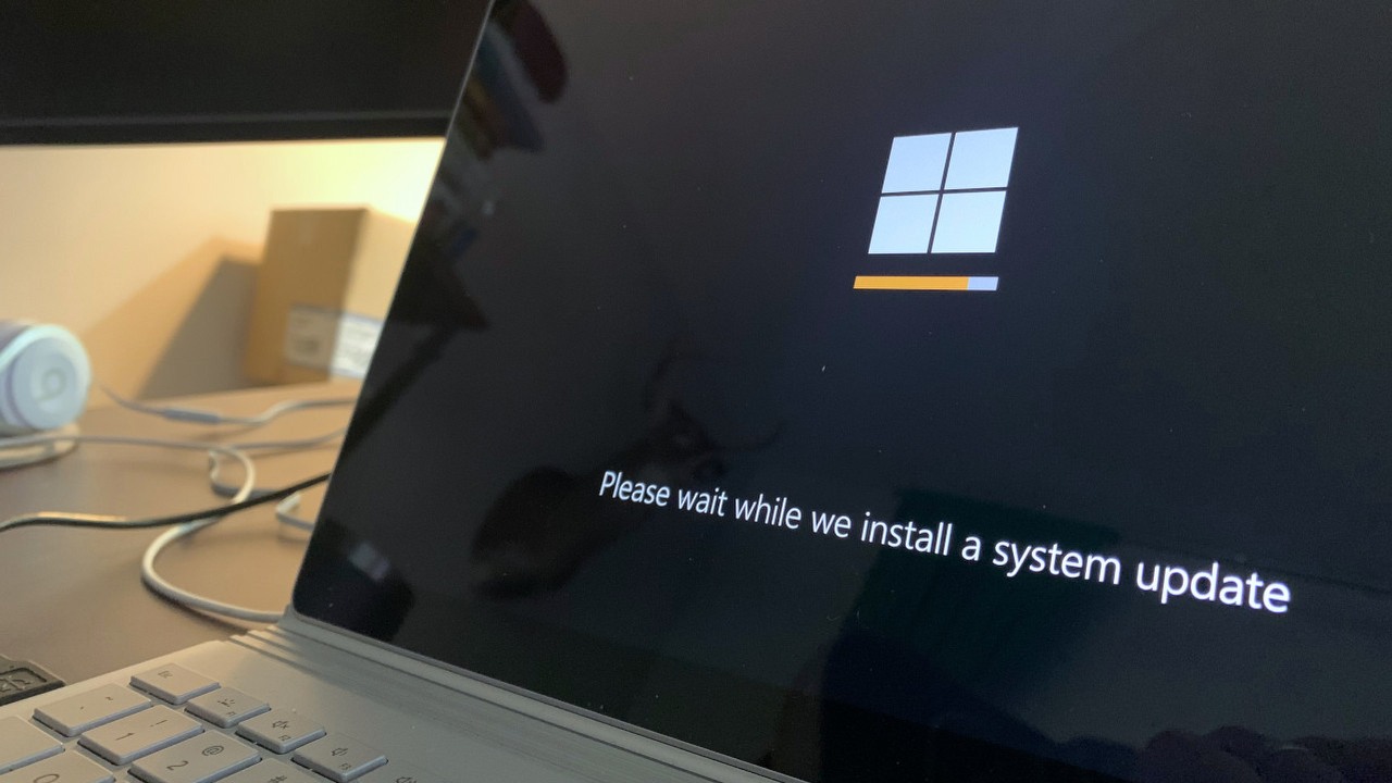 Windows 10 wymaga 6 godzin, by się w pełni zaktualizować.