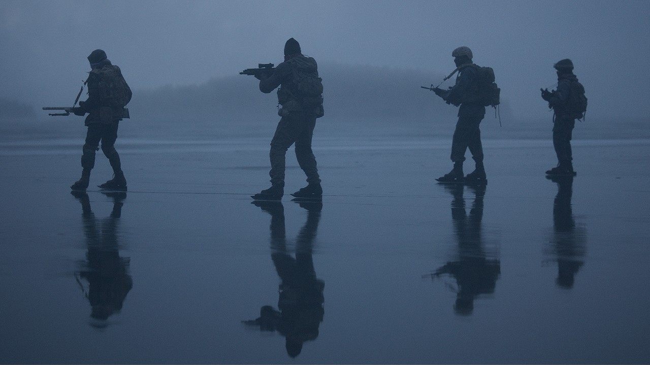 Netflix wraca do postapo. Zobacz trailer filmu Black Crab.