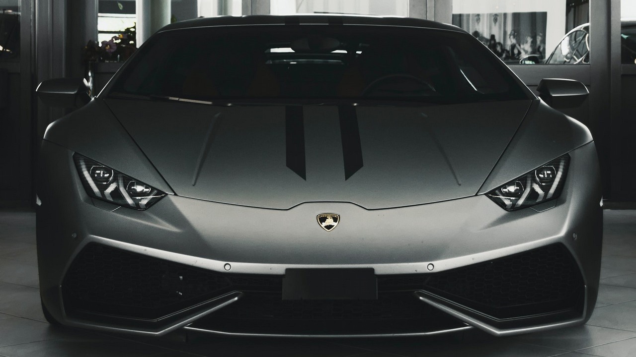 Artysta wysadził Lamborghini w proteście przeciwko kryptowalutom i zrobił z tego NFT.