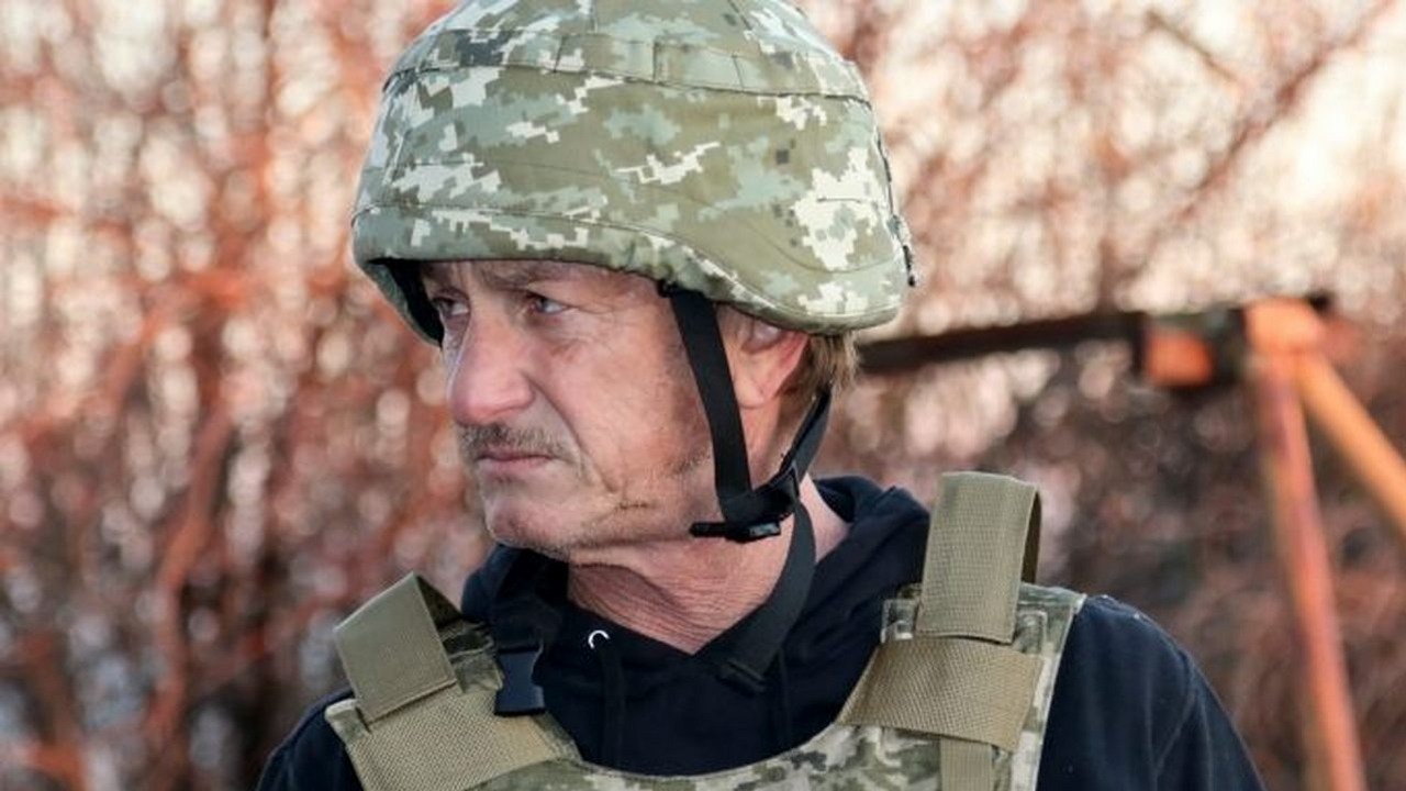 Wojna na Ukrainie w dokumencie Seana Penna.