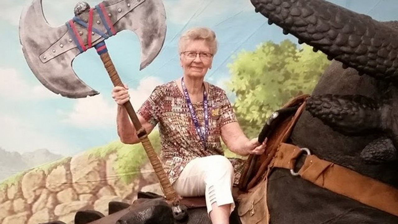 Fani Elder Scrolls życzą powrotu do zdrowia legendarnej „skyrimowej babci”.