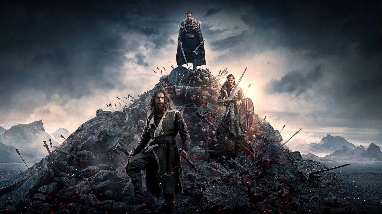 Ragnar Lodbrok nie umarł. Żyje w bohaterach serialu Wikingowie: Walhalla - recenzja.
