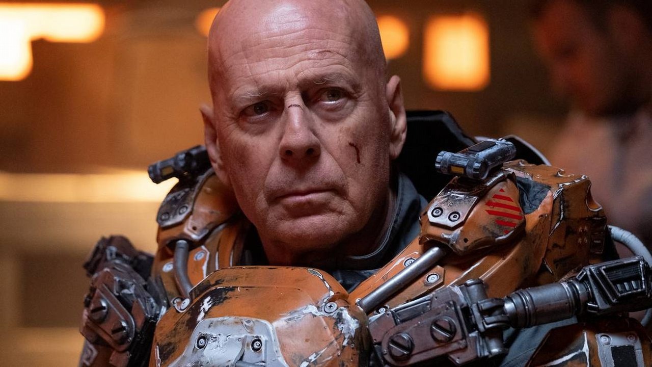 Od gwiazdy Hollywood do aktora z filmów klasy B; powód upadku Bruce'a Willisa.