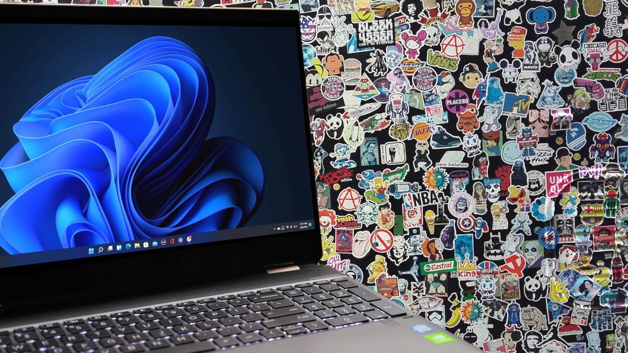 Reklamy w Windows 11 - Microsoft testuje je w eksploratorze plików.