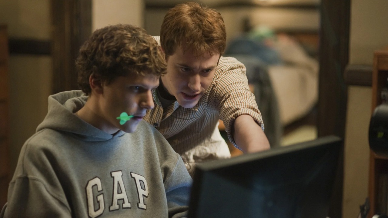 Producent The Social Network rzucał laptopami w swoich pracowników.